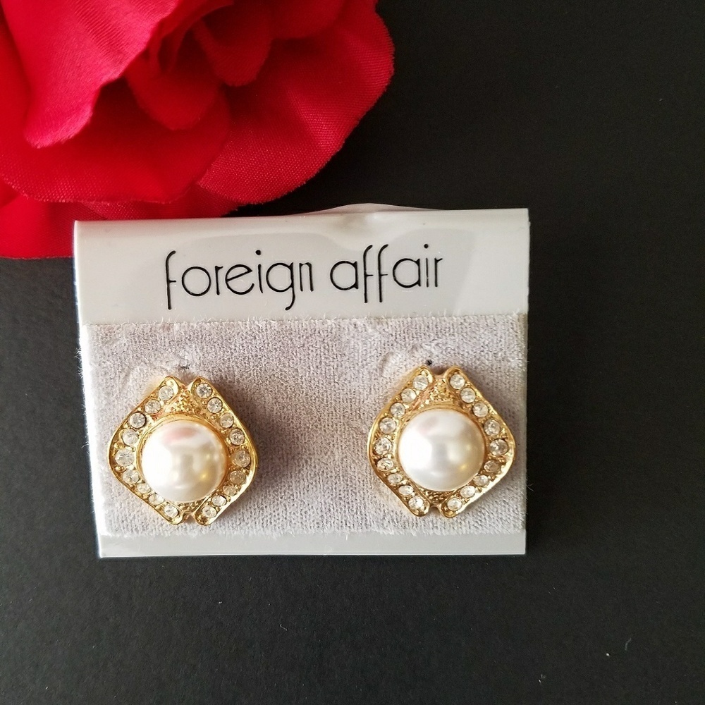 Foreign Affair Vintage Pearl and Diamond (Faux) Earrings Pierced - Picture 2 of 2